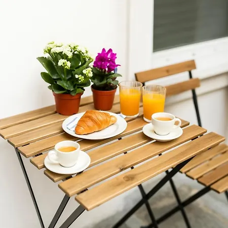 Old Town 2 Rooms Apartment With Garden *