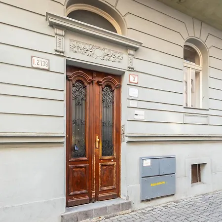 Old Town 2 Garden Free Parking アパート *